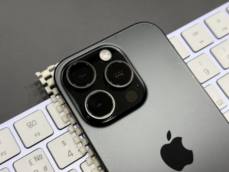 iPhone 16 Pro 128GB Black Titanium, фізична SIM (iCloud заблокований, на запчастини) — фото 2
