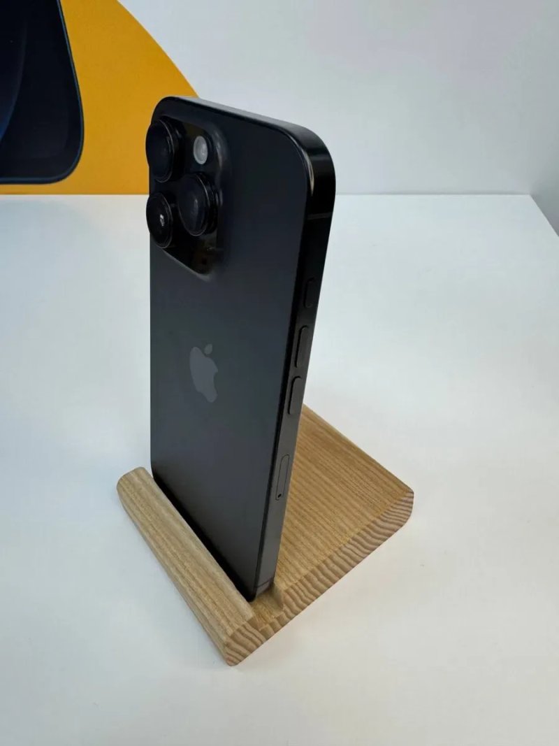iPhone 16 Pro 256 GB Black Titanium — фото 3
