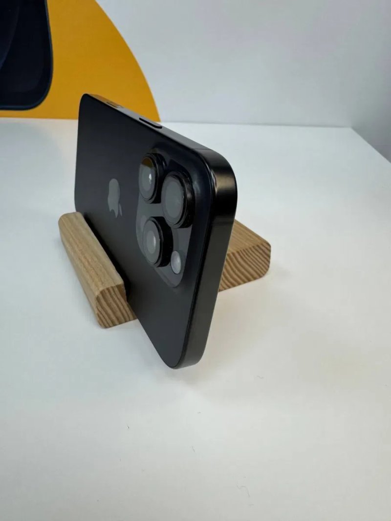 iPhone 16 Pro 256 GB Black Titanium — фото 4