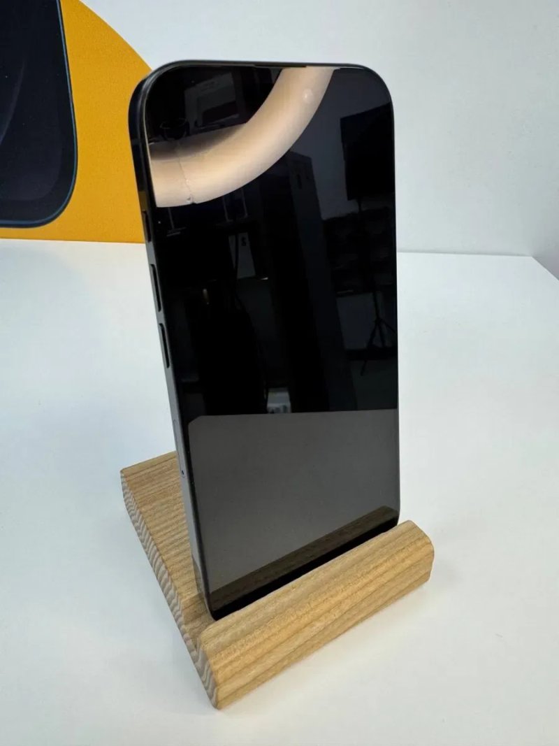 iPhone 16 Pro 256 GB Black Titanium — фото 6