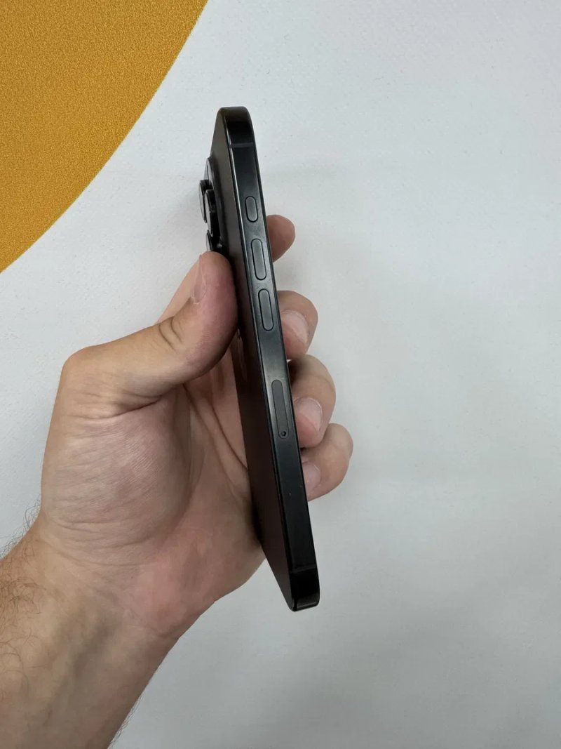 iPhone 16 Pro 256 GB Black Titanium — фото 3