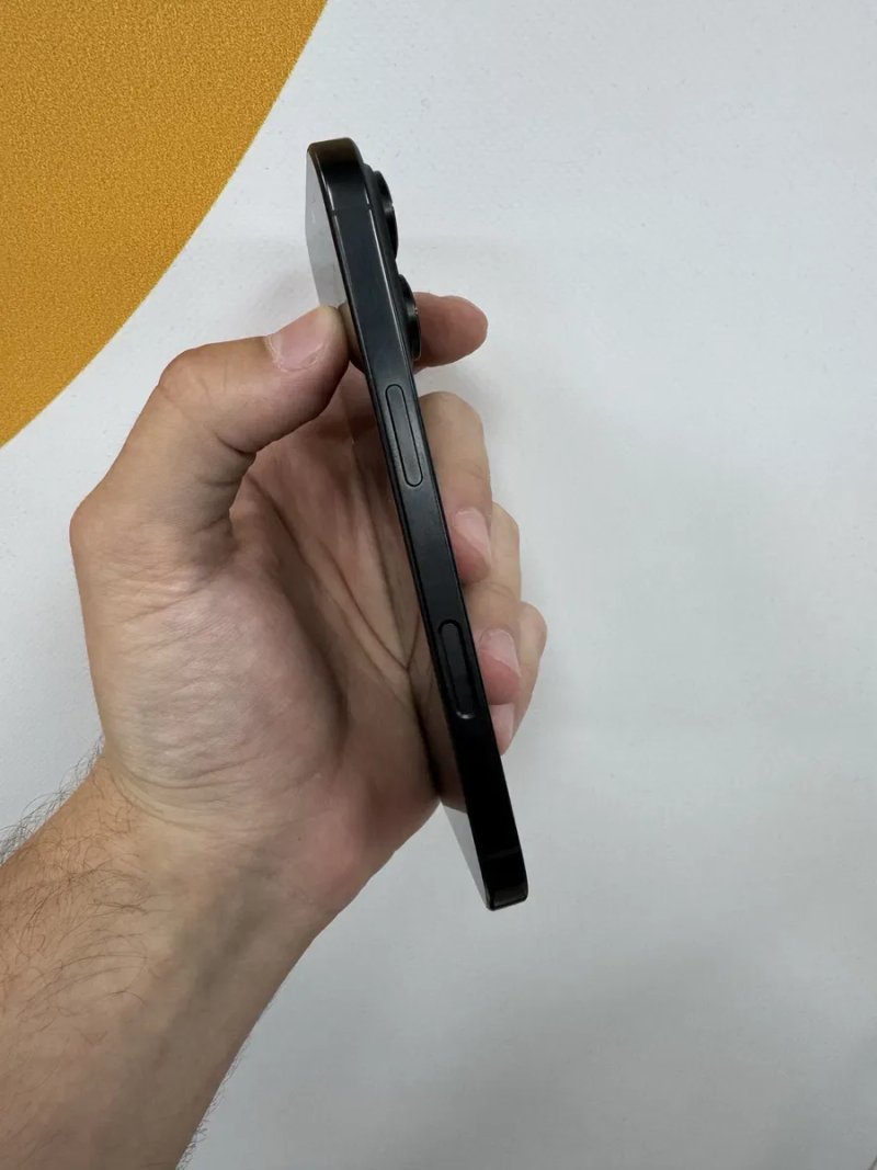 iPhone 16 Pro 256 GB Black Titanium — фото 4