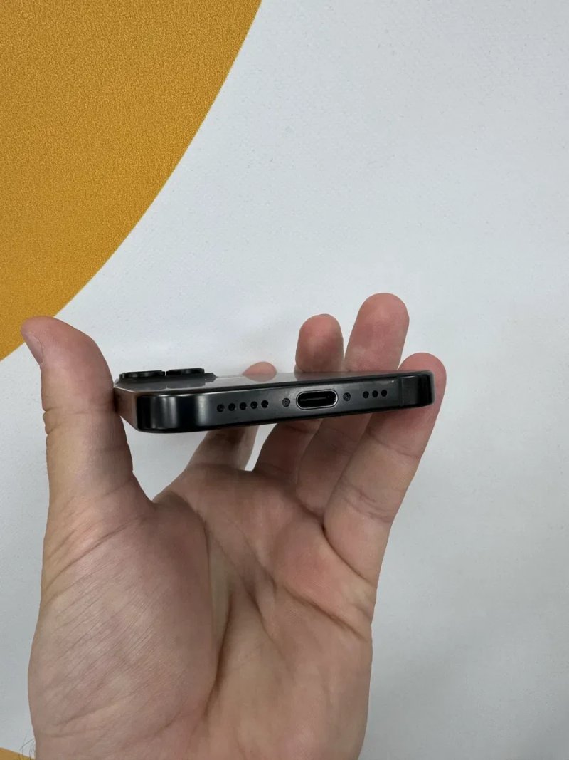 iPhone 16 Pro 256 GB Black Titanium — фото 6