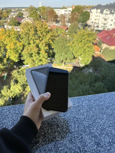 Iphone xr ідеал | Батарея 81%