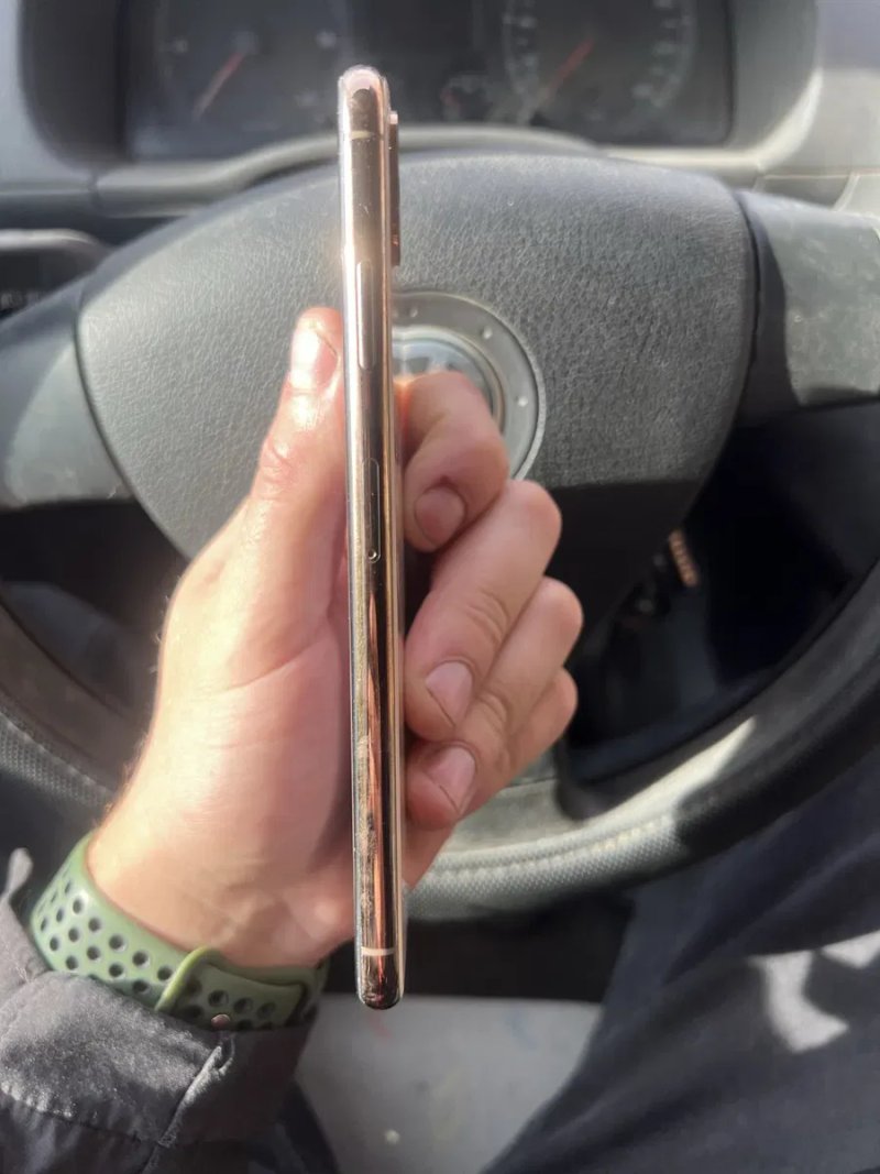 IPhone XS MAX 64 gold — фото 4