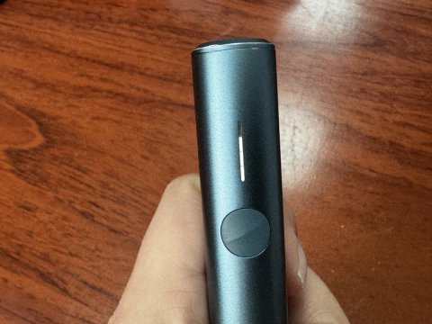 IQOS ILUMA ONE в лазурно-синем цвете