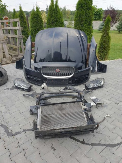 JAGUAR XE X760 Передня панель, телевізор
