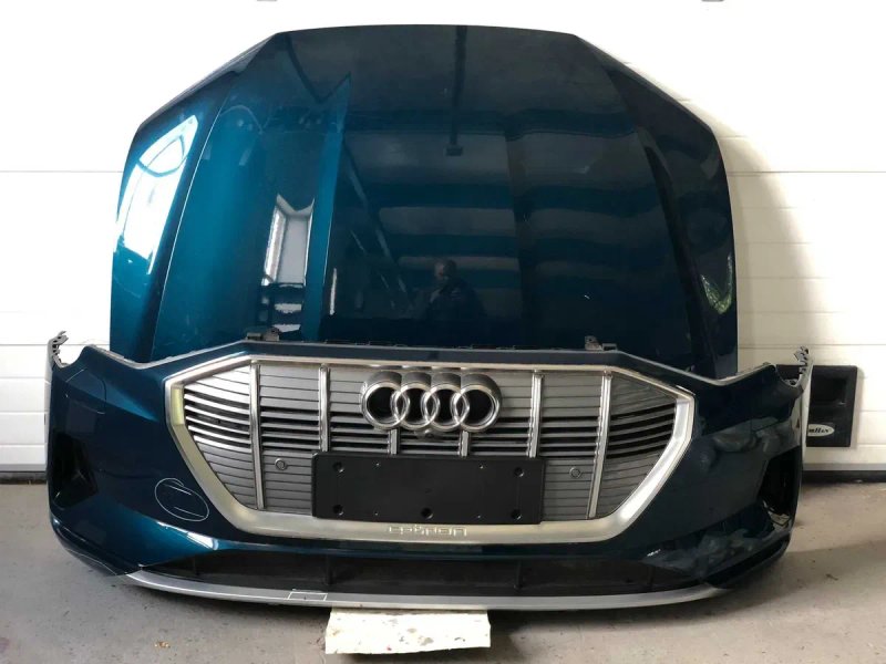 Капот Audi E Tron Ауди Е Трон идеальный  Есть Все — фото 2