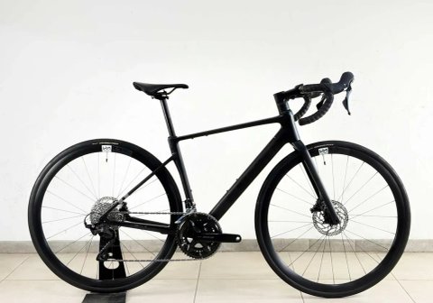 Карбоновий Cube Attain С62 Race шосейник 2026 року