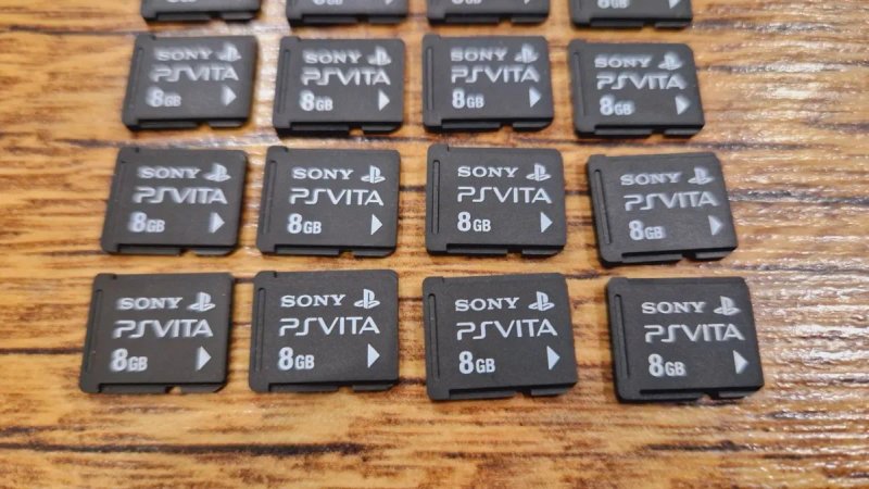 Карта памяти PS vita 8гиг — фото 2
