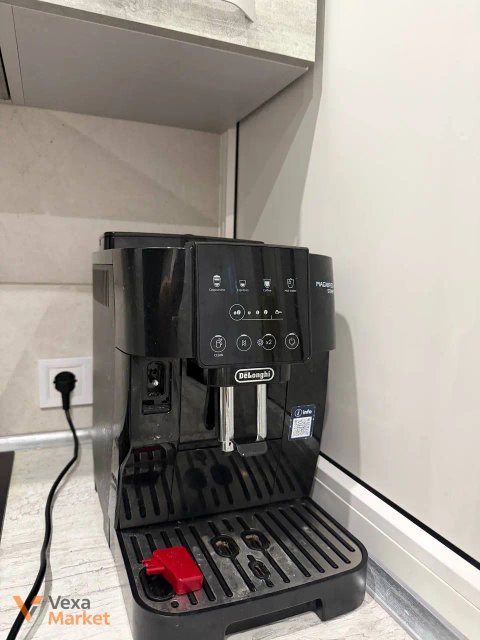 Кавомашина DeLonghi в ідеальному стані