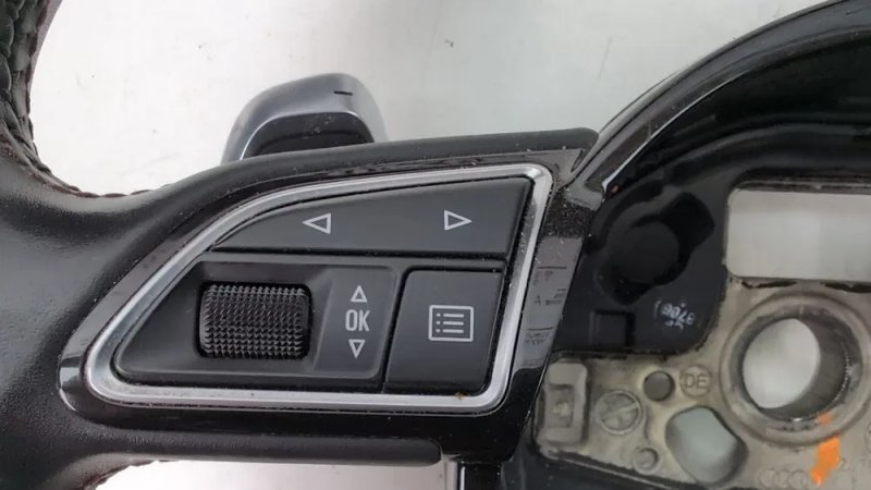 Кермо в зборі з кнопками шкіра для Audi S3 2013-2020 — фото 5