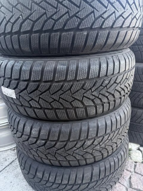 Хороші шини зимові 225/55/18 Uniroyal WinterExpert