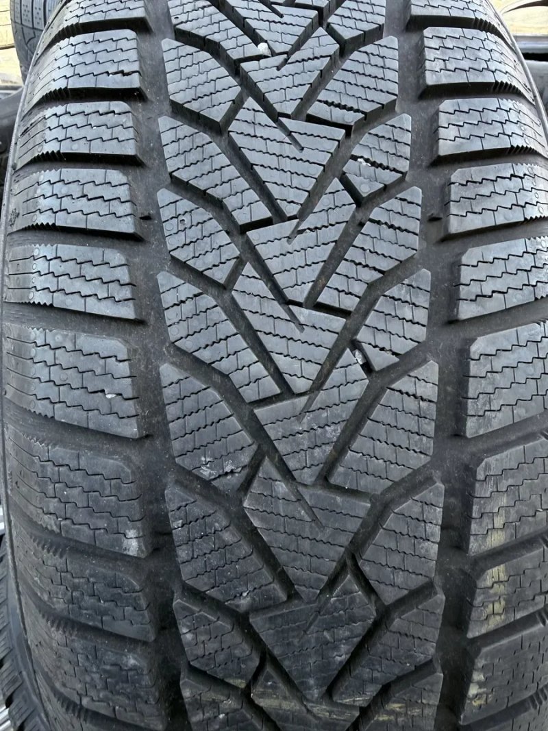 Хороші шини зимові 225/55/18 Uniroyal WinterExpert — фото 4