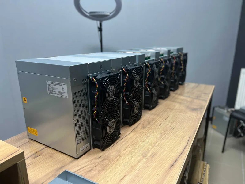 Кількість! Б/в Майнери Asic Bitmain Antminer S19j Pro+ 120 Th 3450 Вт — фото 2
