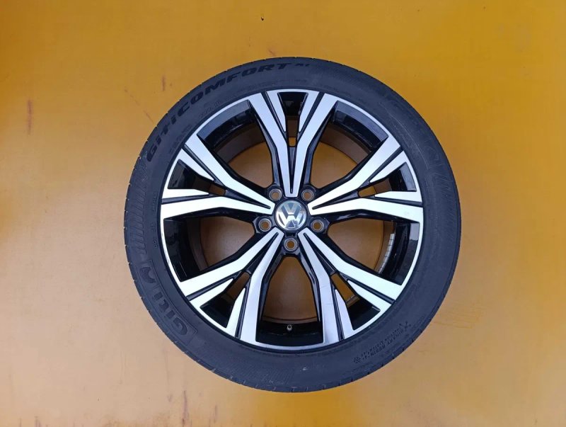 Колеса в зборі диски з гумою 235 45 R18 Volkswagen Passat b8 b9 2019-2024 USA пасат пассат б8 б9 диск шина резина титанові диски 561601025AD — фото 3
