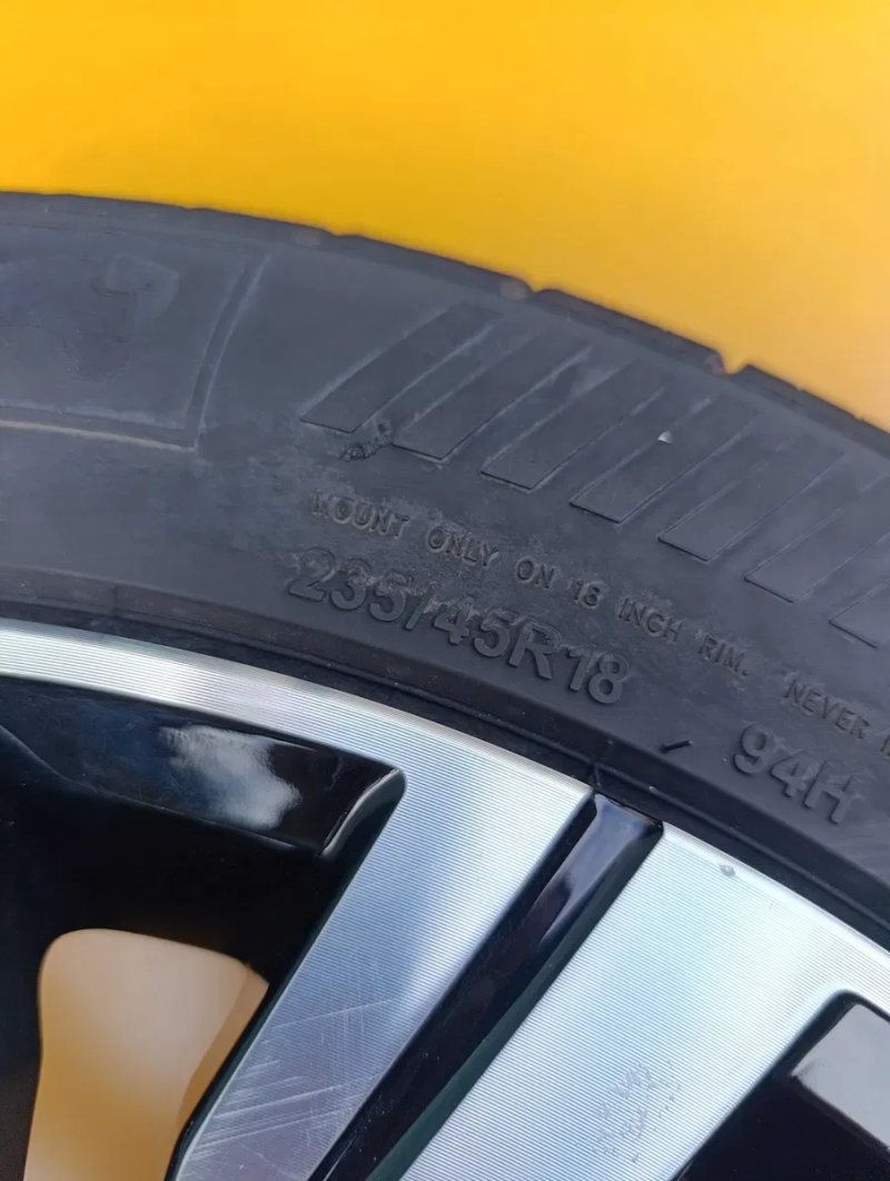 Колеса в зборі диски з гумою 235 45 R18 Volkswagen Passat b8 b9 2019-2024 USA пасат пассат б8 б9 диск шина резина титанові диски 561601025AD — фото 7