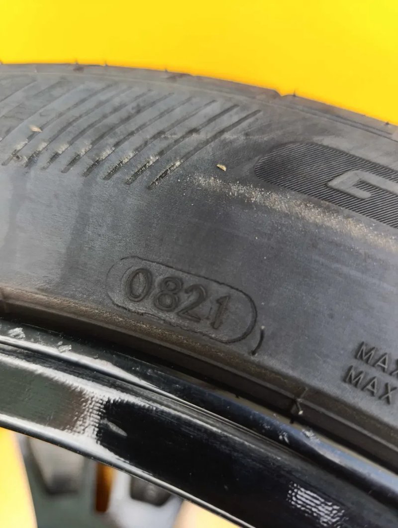 Колеса в зборі диски з гумою 235 45 R18 Volkswagen Passat b8 b9 2019-2024 USA пасат пассат б8 б9 диск шина резина титанові диски 561601025AD — фото 8