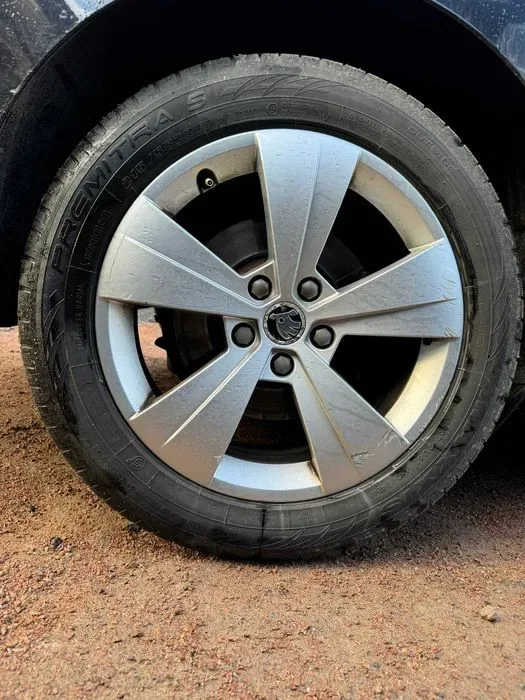Комплект дисків диски R17 5×112 HELIOS TRITON Skoda Volkswagen — фото 3