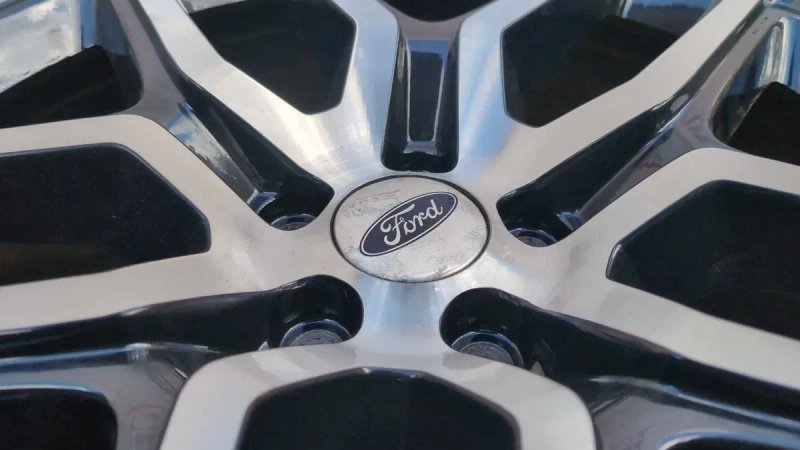 Комплект дисків R20 з гумою для Ford — фото 3