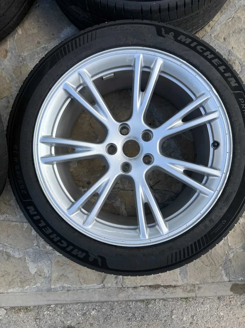 Комплект дисків Tesla Model Y R19 з шинами 255/45 R19 колеса Тесла Вайка Ігрик R19 — фото 2