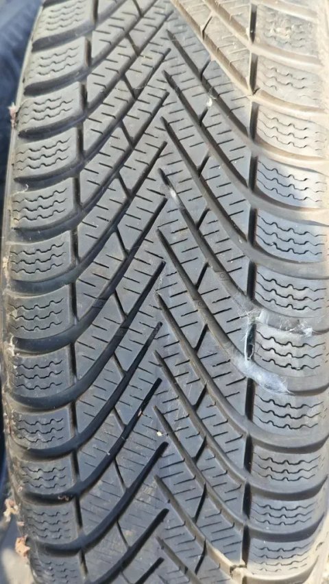 Комплект металефих дисків с резиною на Volkswagen (PCD): 5x112