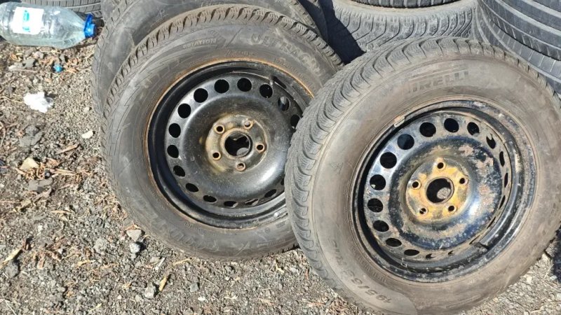 Комплект металефих дисків с резиною на Volkswagen (PCD): 5x112 — фото 3