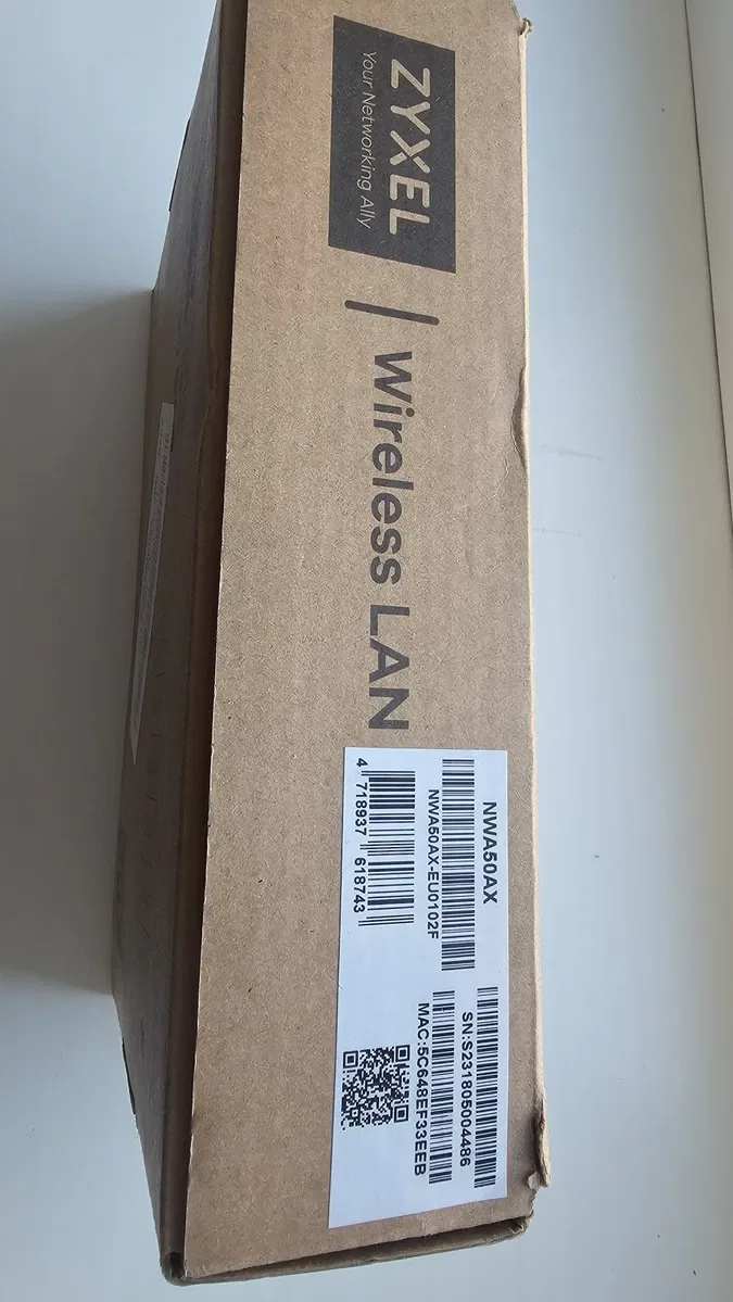 Комутатор Zyxel MG-105 (Zyxel Switch MG-105) та Нова бездротова точка доступу Zyxel Wireless LAN Zyxel NWA50AX. — фото 7