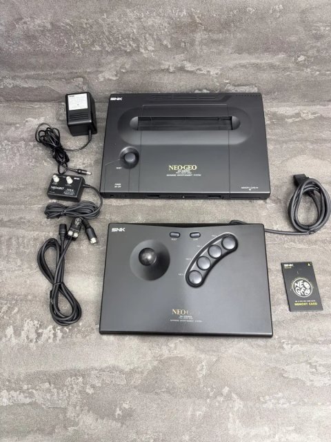 Консоль NEO GEO AES 330 в крутому стані!
