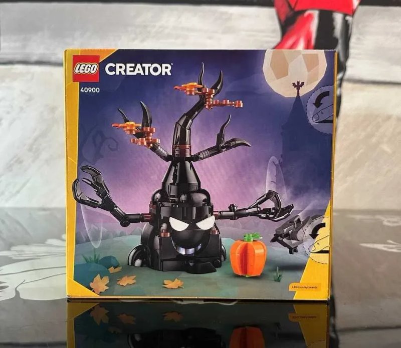 Конструктор LEGO Creator 40900 Scary Haunted Tree — фото 2