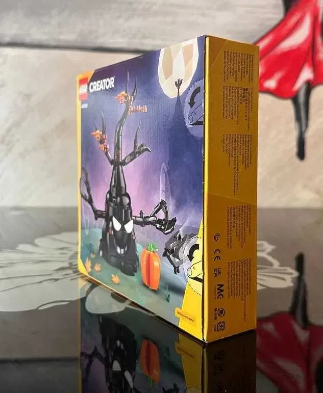Конструктор LEGO Creator 40900 Scary Haunted Tree — фото 3