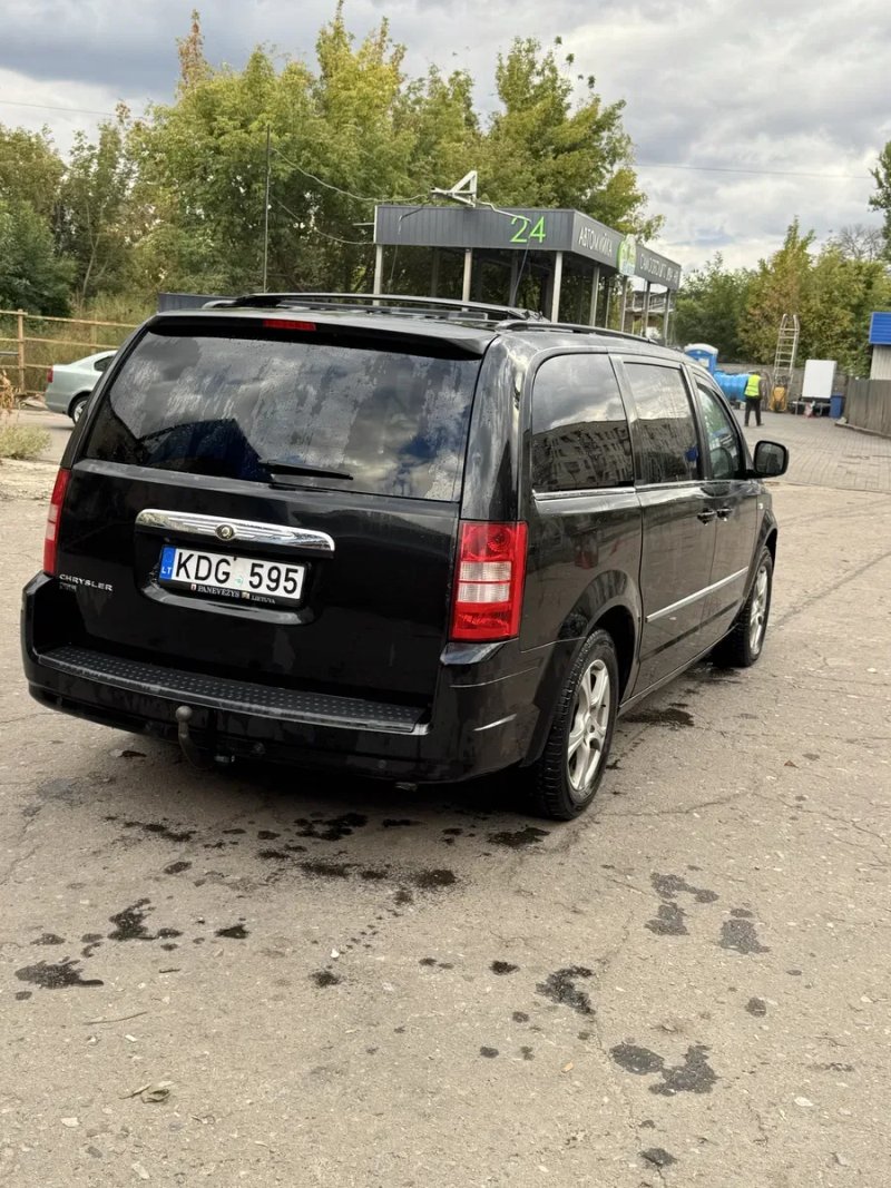 Крайслер мінівен — фото 4