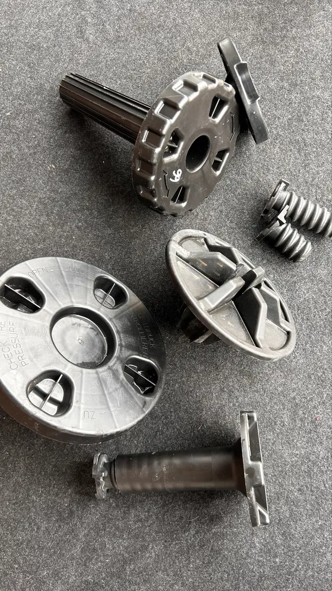 Кріплення запасного колеса Mercedes w204,w205,w211,w212,w164,w166 — фото 3