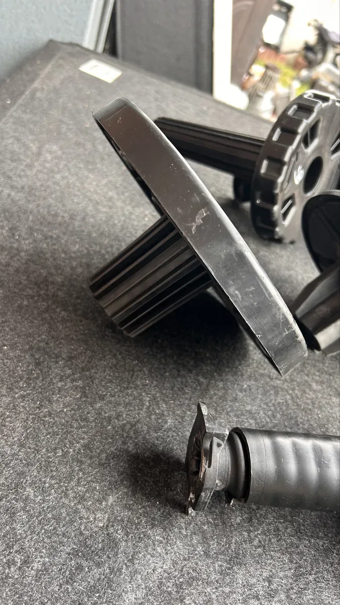 Кріплення запасного колеса Mercedes w204,w205,w211,w212,w164,w166 — фото 4