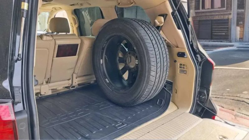 Кріплення запасного колеса Toyota Land Cruiser 100/200, Lexus LX470/LX570 — фото 7
