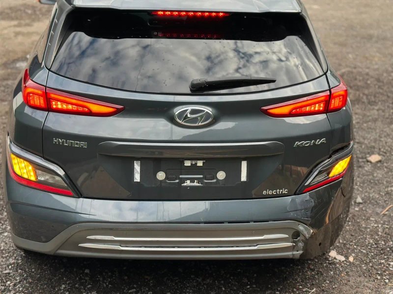 Кришка багажника ляда в зборі Hyundai Kona Electric 2022 кузов OS 64 kWh оригінал сіра YG7 DARK KNIGHT GRAY PEARL 73700J9000 багажник хюндай кона 64 — фото 5