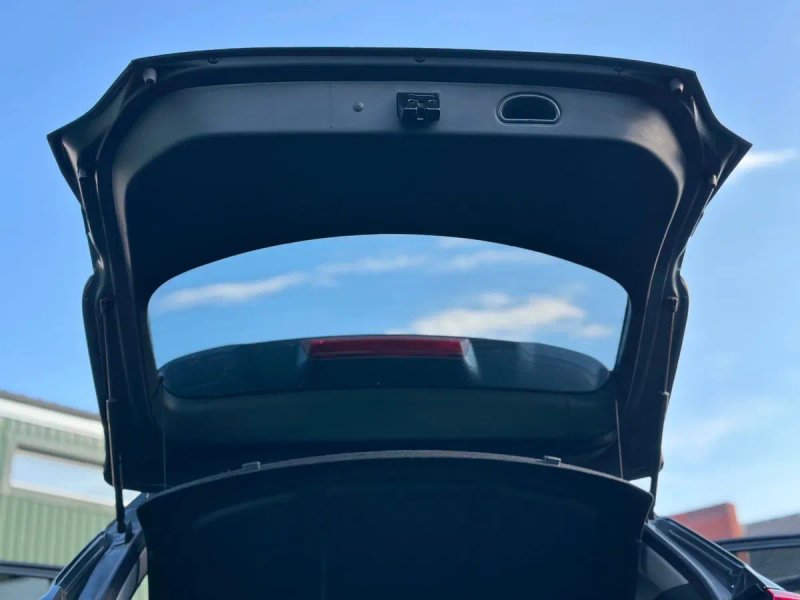 Кришка багажника ляда в зборі Hyundai Kona Electric 2022 кузов OS 64 kWh оригінал сіра YG7 DARK KNIGHT GRAY PEARL 73700J9000 багажник хюндай кона 64 — фото 8