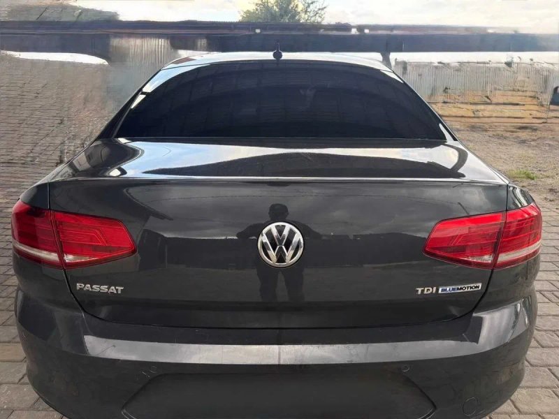Кришка багажника VW Passat b8 Пассат б8, Седан, Код фарби : LI7F, в наявності — фото 7