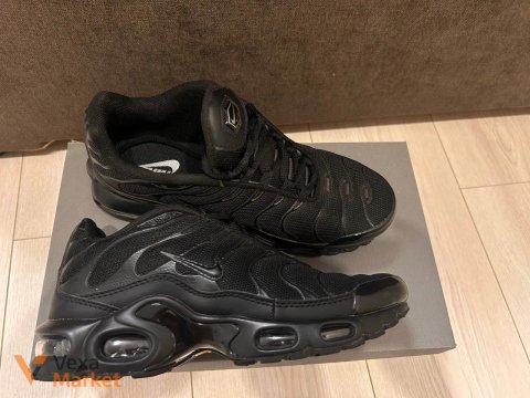 Кросівки Nike Air Max Plus TN чорні унісекс