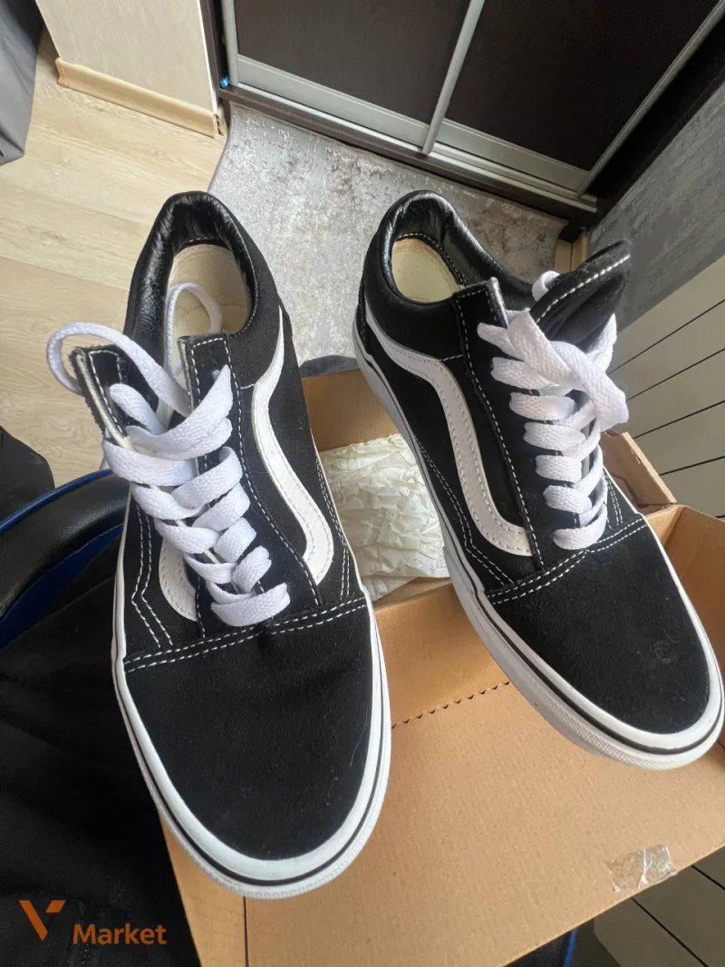 Кросівки Vans Old Skool Black/White — фото 2