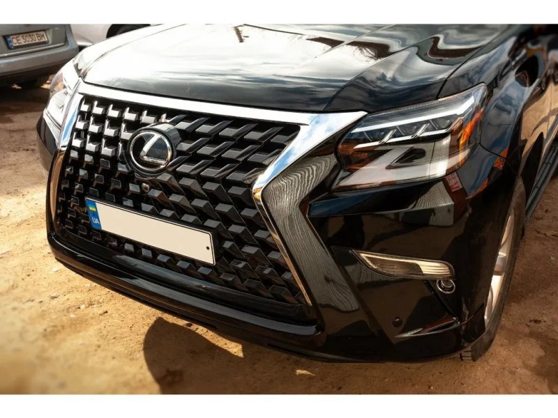 Lexus GX460 2013-2018 Комплект рестайлингу  в 2021 рік решітка та фари — фото 2