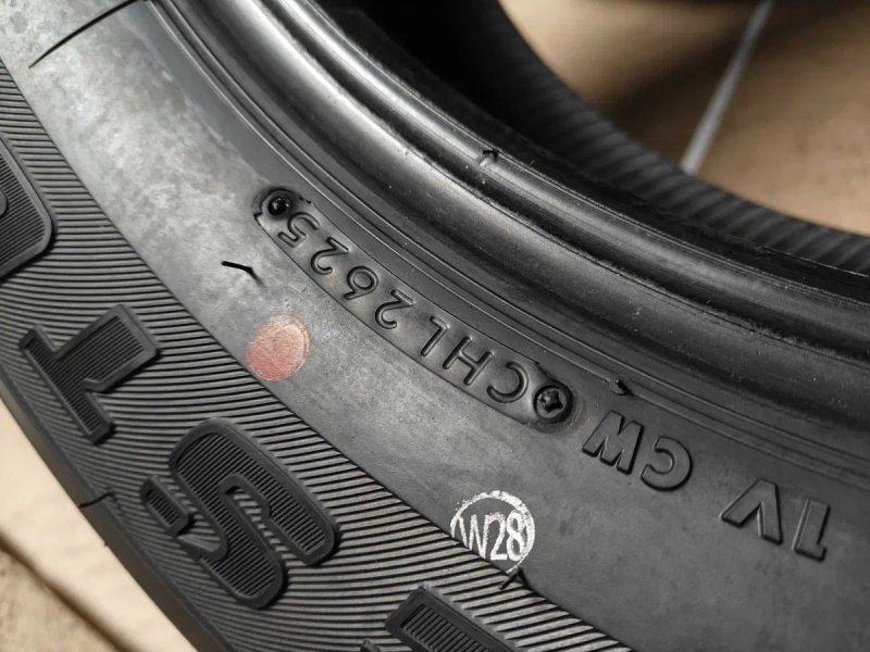 Літо зима всесезон R17 255/65 шини НОВІ 25РІК Bridgestone Dueler — фото 6