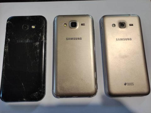 Лот смартфонів Samsung A5 (2017), J5 (2015), J3 (2016)