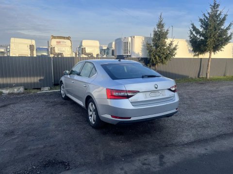 Ляда Кришка Багажніка Суперб 3 Superb3 Skoda