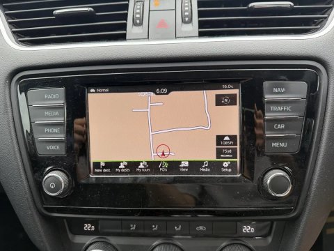 Магнітола навігація Шкода Октавія А7 дисплей блок навігаціі