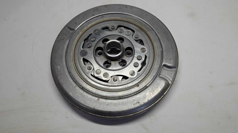 Маховик Volkswagen Passat B8 04E105266P 1.4 Гибрид Гібрид Коробка передач робот SCB Фольксваген Пассат Б8 Пасат Б8 — фото 2