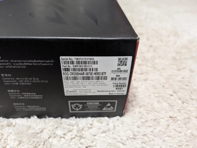 Материнська плата Asus ROG Crosshair X870E Hero BTF AMD Ryzen AM5 apex dark hero — фото 2