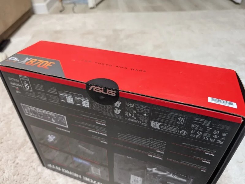 Материнська плата Asus ROG Crosshair X870E Hero BTF AMD Ryzen AM5 apex dark hero — фото 3
