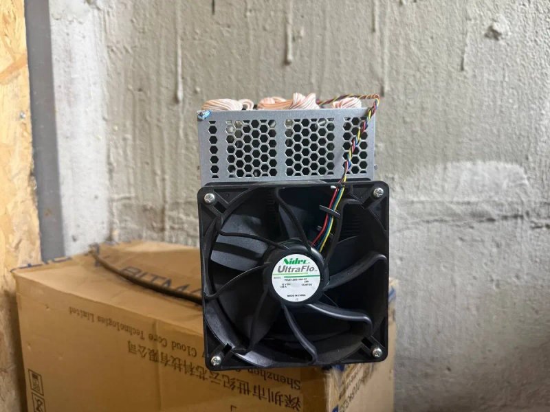 Майнер Antminer A3, blake2b Knot. Нові! — фото 4