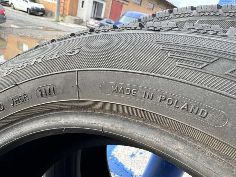 Майже нові зимові шини DEBICA 185/65 r15 — фото 7